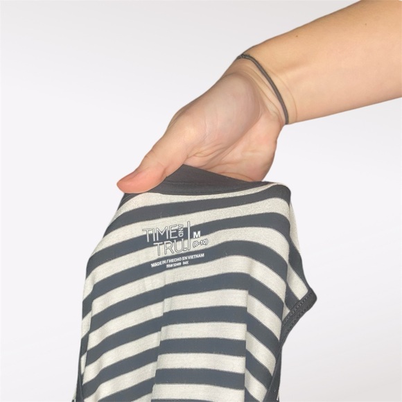 Time and Tru Striped Dress with pockets - Picture 7 of 7